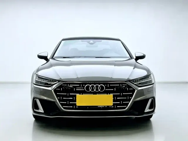 Audi A7L — Фото автомобиля 2