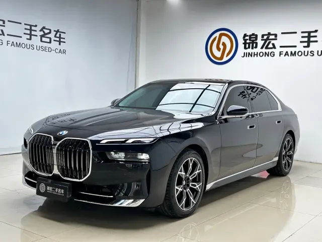 Фотография автомобиля — BMW 7 Series