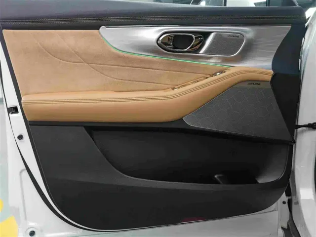 GAC Trumpchi Trumpchi ES9 2024 Model PHEV 143km Traveller Max — Фото автомобиля 9