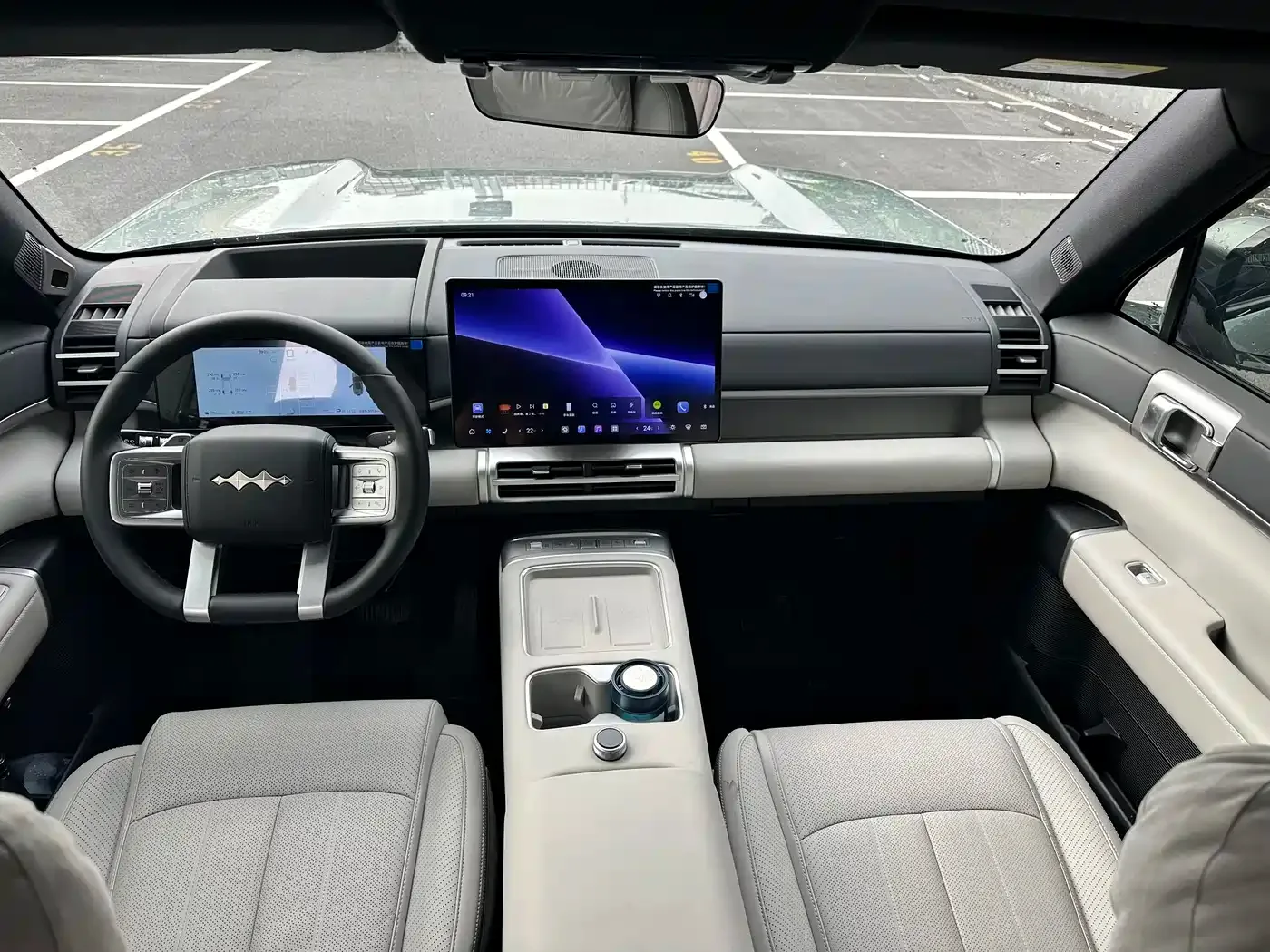 Fang Cheng Bao Titanium 7 2025 AWD Base Model — Фото автомобиля 13