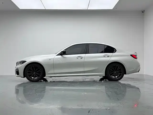 BMW BMW 3 Series 2022 325i M Sport Shadow Edition — Фото автомобиля 7