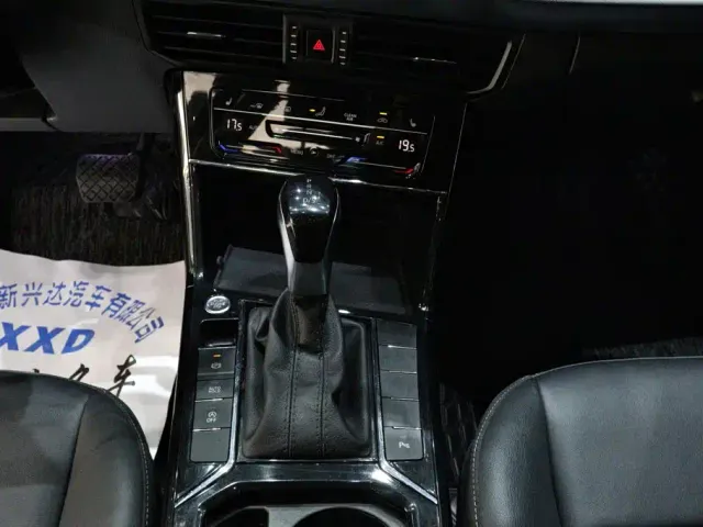 Volkswagen Passat — Фото автомобиля 11