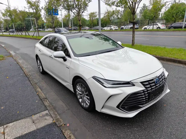 Toyota Avalon — Фото автомобиля 3