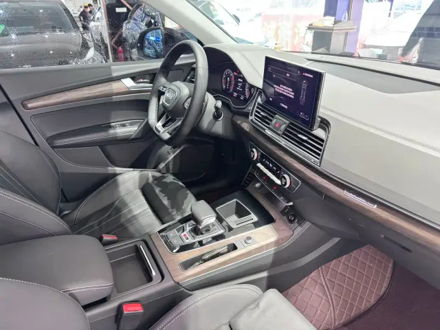 Audi Q5L — Фото автомобиля 11