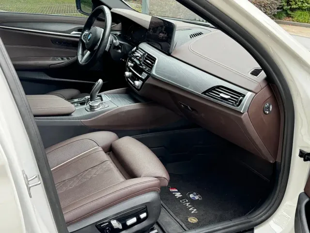 BMW 5 Series — Фото автомобиля 9