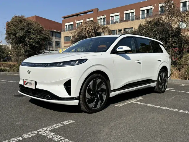 Dongfeng eπ 008 — Фото автомобиля 3
