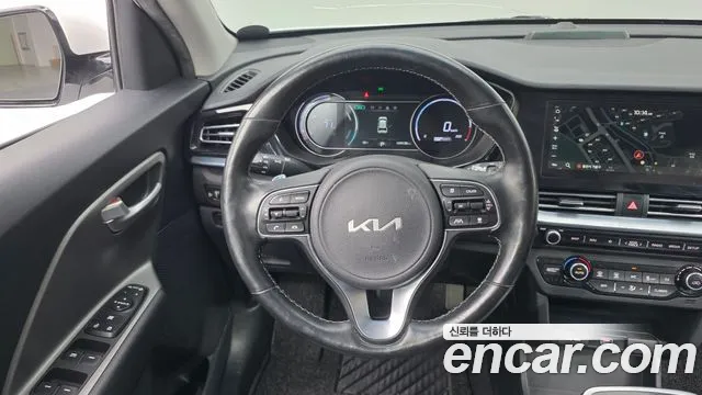 Kia Niro — Фото автомобиля 14