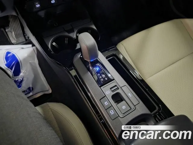 Toyota Prius Generation 5 — Фото автомобиля 18
