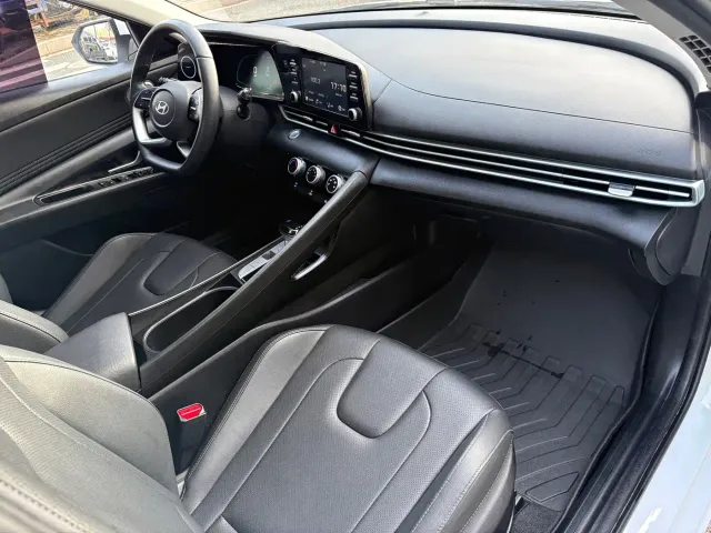 Hyundai Elantra — Фото автомобиля 9