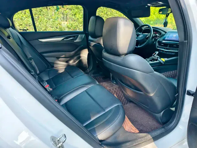 Cadillac CT5 — Фото автомобиля 6