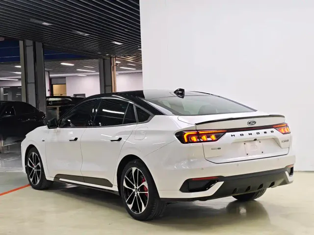 Ford Mondeo — Фото автомобиля 5