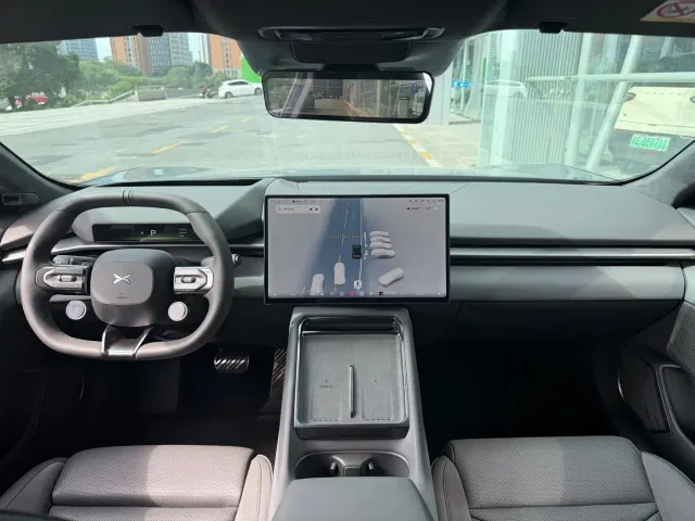 Xpeng P7 — Фото автомобиля 5