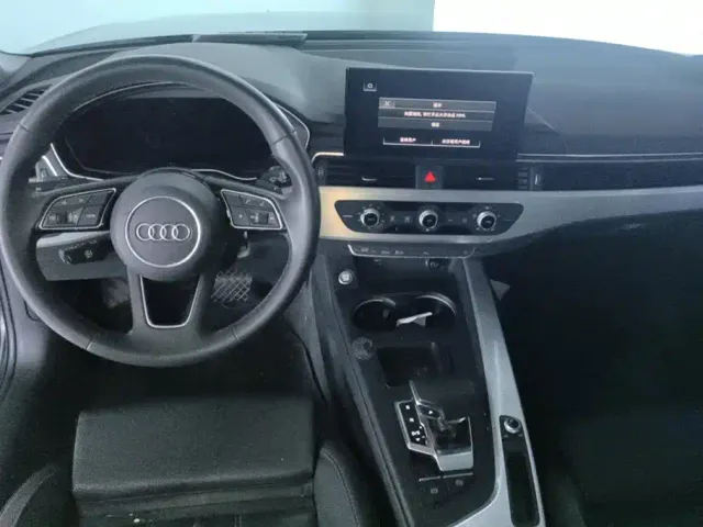 Audi A4L — Фото автомобиля 12