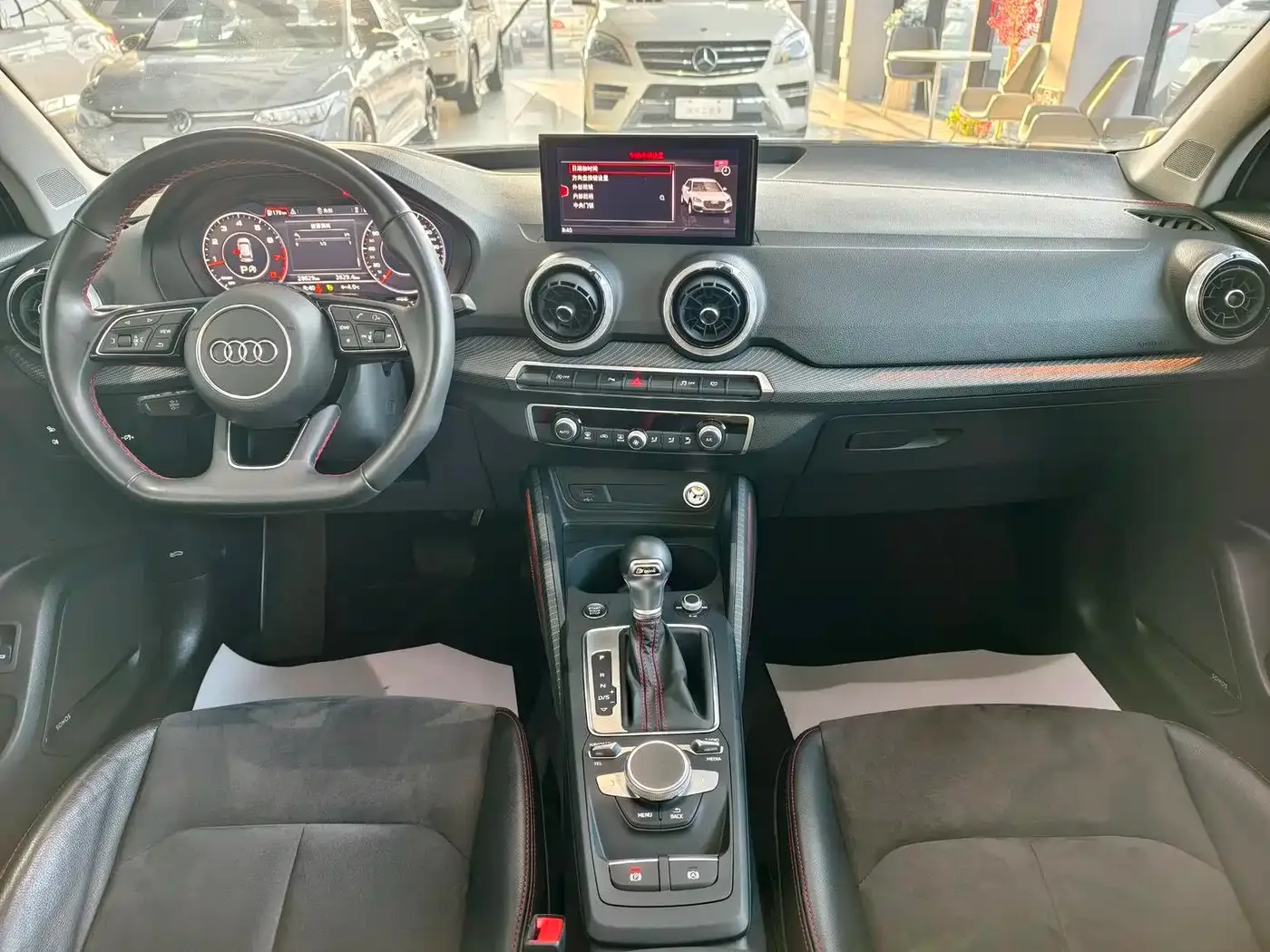 Audi Audi Q2L 2024 35TFSI Luxury Sport — Фото автомобиля 10