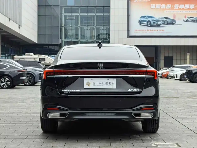 Buick LaCrosse — Фото автомобиля 5