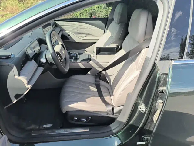 Geely Galaxy Xingyao 8 — Фото автомобиля 14
