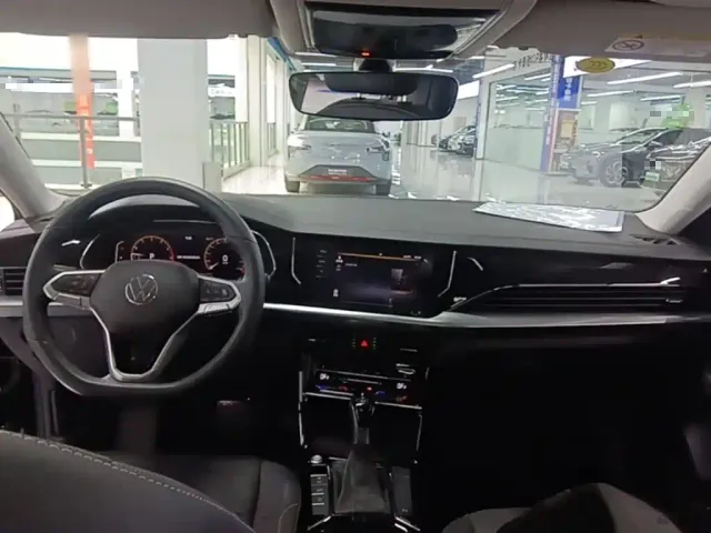 Volkswagen Passat — Фото автомобиля 9