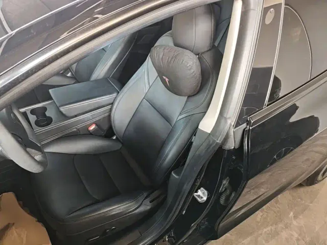 Tesla Model 3 — Фото автомобиля 14