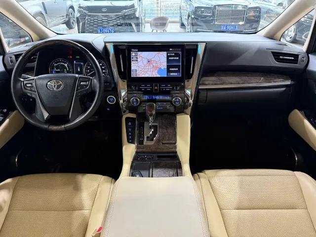 Toyota Vellfire — Фото автомобиля 23