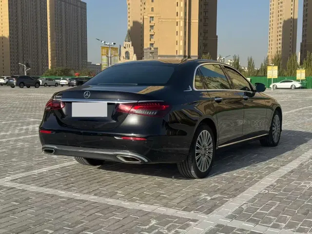 Mercedes-Benz E-Class — Фото автомобиля 7