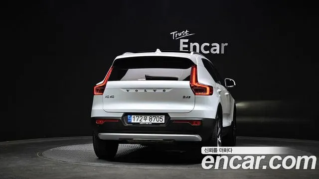 Вольво XC40 B4 Ultimate Bright — Фото автомобиля 4