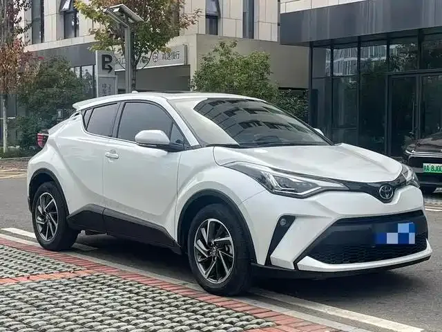 Toyota C-HR — Фото автомобиля 3