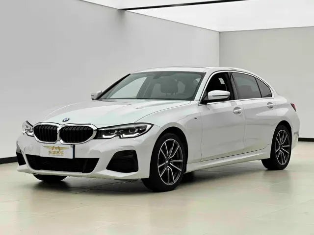 Фотография автомобиля — BMW 3 Series