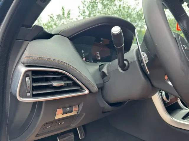 Jaguar XEL — Фото автомобиля 11