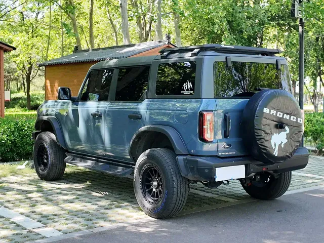 Ford Bronco — Фото автомобиля 8