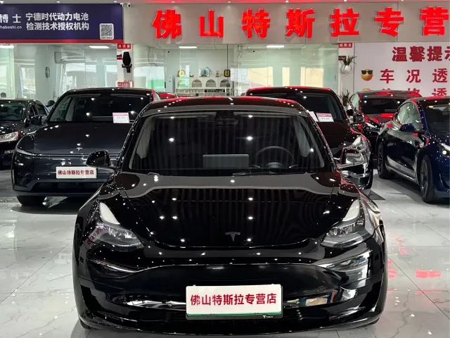 Tesla Model 3 — Фото автомобиля 5