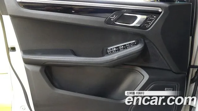Porsche Macan — Фото автомобиля 13