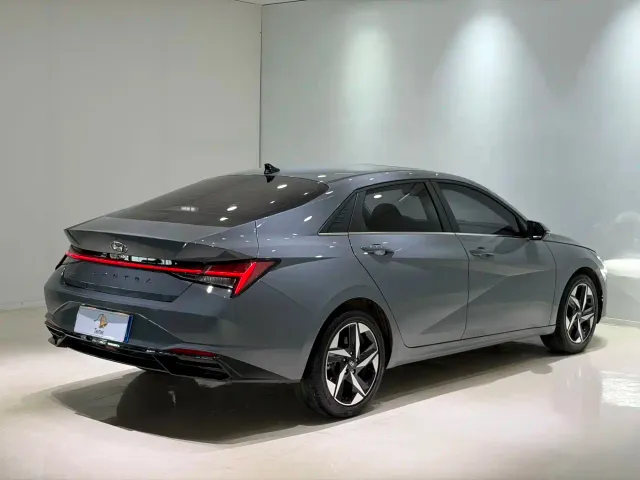 Hyundai Elantra — Фото автомобиля 6