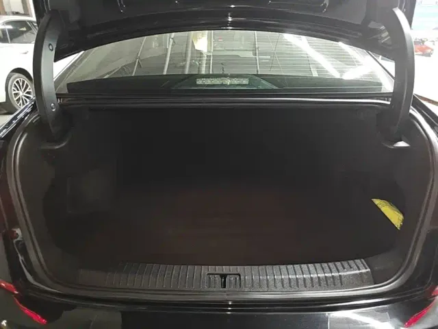Volkswagen Passat 2023 Facelift 330TSI Starlight Elite Edition — Фото автомобиля 18