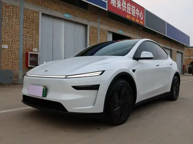 Фотография автомобиля — Tesla Model Y