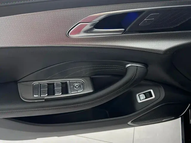Hongqi H5 — Фото автомобиля 5