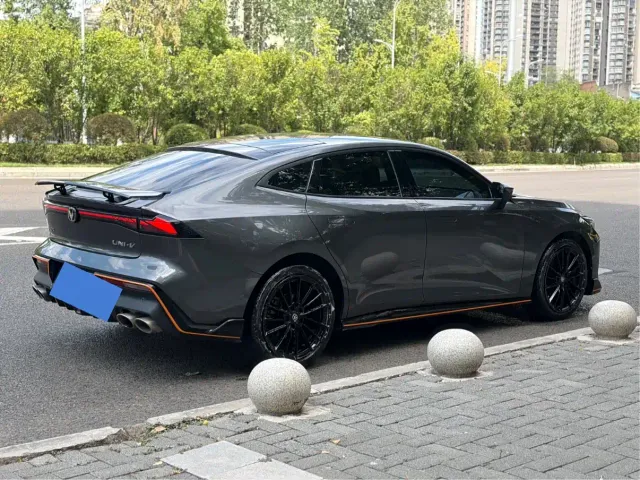 Changan UNI-V — Фото автомобиля 3