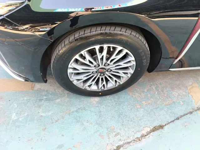 Hongqi H5 — Фото автомобиля 22