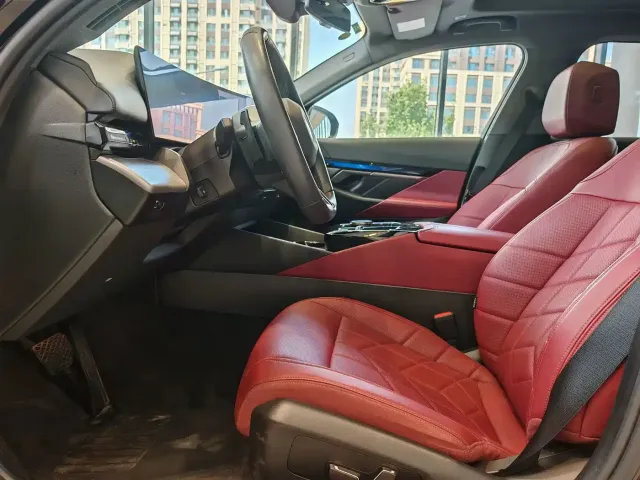 BMW i5 — Фото автомобиля 13