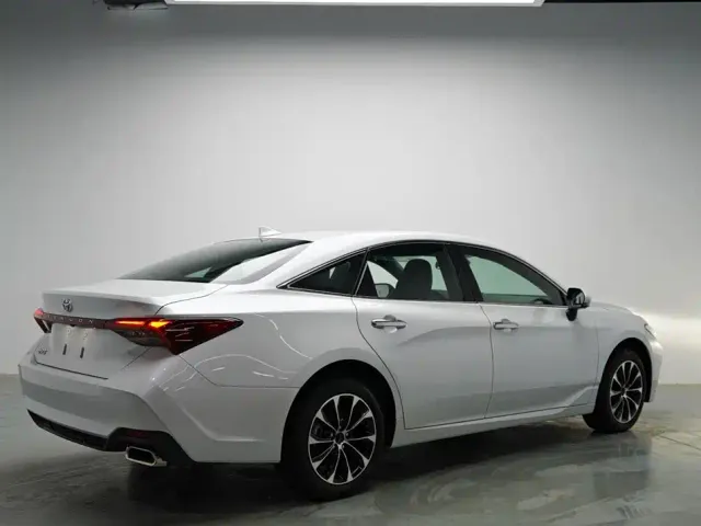 Toyota Avalon — Фото автомобиля 18