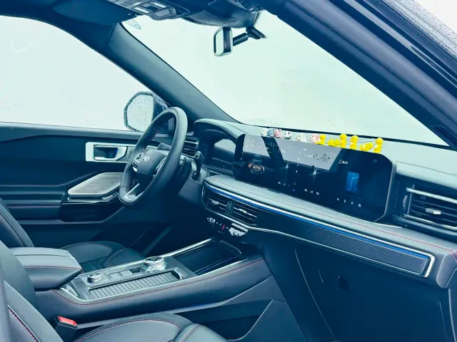 Ford Explorer — Фото автомобиля 15