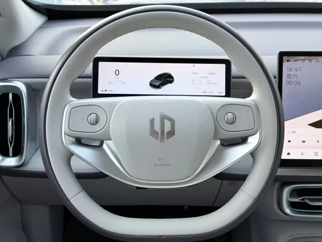 Leapmotor B10 — Фото автомобиля 10