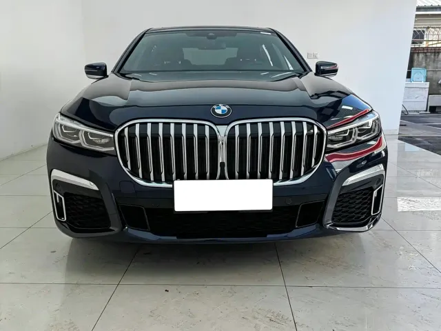 BMW 7 Series — Фото автомобиля 2
