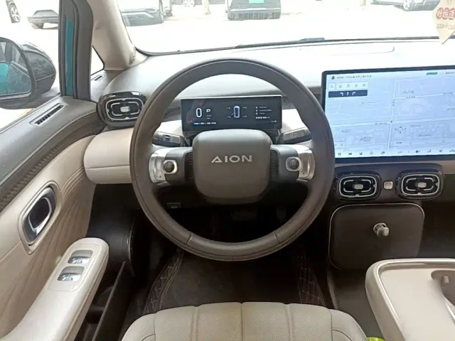 GAC Aion UT — Фото автомобиля 10