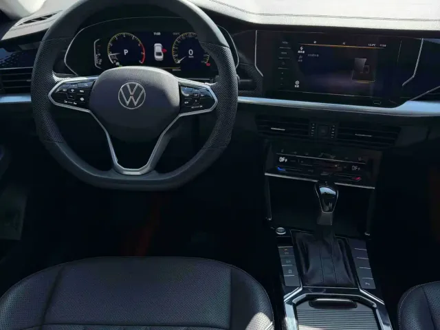 Volkswagen Passat — Фото автомобиля 8
