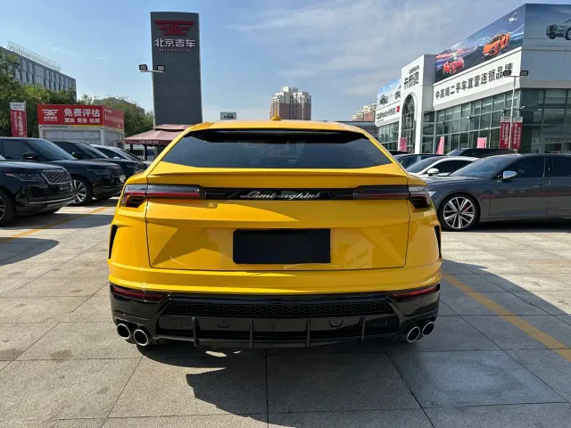 Lamborghini Urus — Фото автомобиля 5