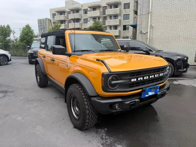 Ford Bronco — Фото автомобиля 3