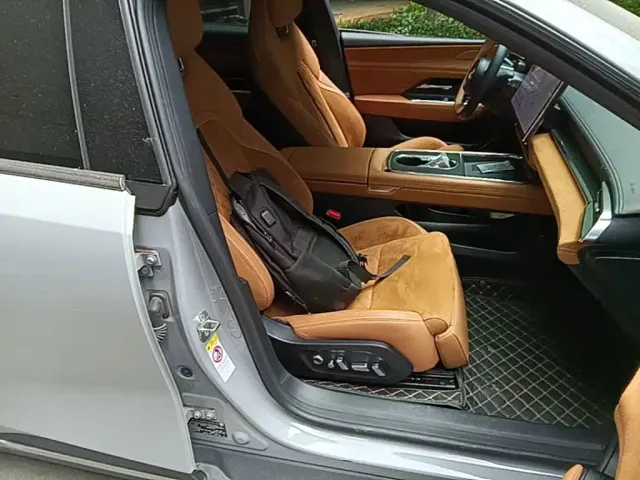 Mazda EZ-6 — Фото автомобиля 24