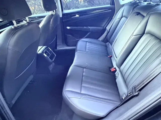 Volkswagen Passat — Фото автомобиля 11