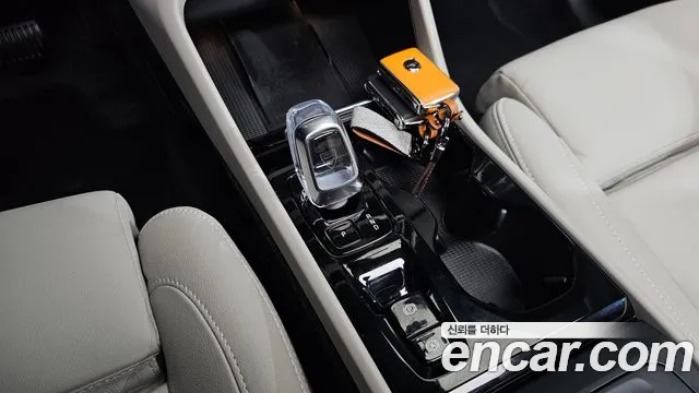 Вольво XC40 B4 Ultra Bright — Фото автомобиля 2