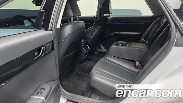 Hyundai Grandeur GN7 — Фото автомобиля 18